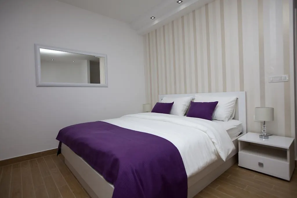 Rooms Ino contacts