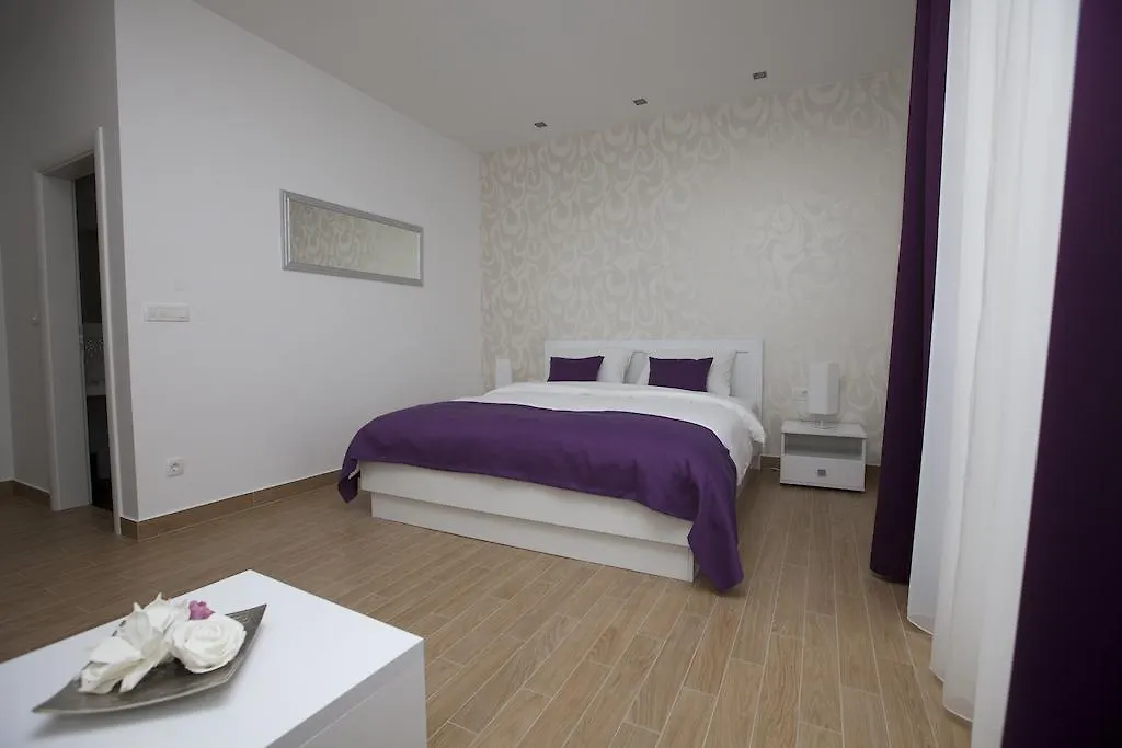 Rooms Ino Kastela