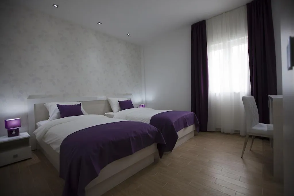 Rooms Ino Kastela Croatia