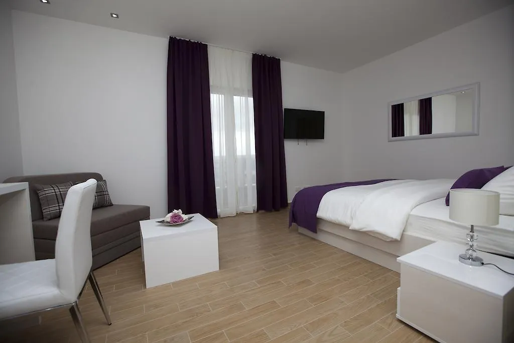 Rooms Ino Kastela 4*,  Croatia